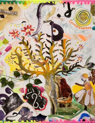 Collage collectif autour d’un arbre peint et de mots.