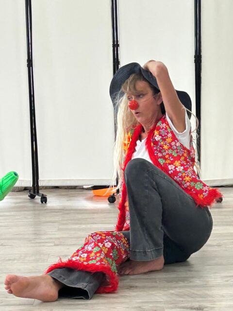 Jeu costumé en salle, photographie 4.