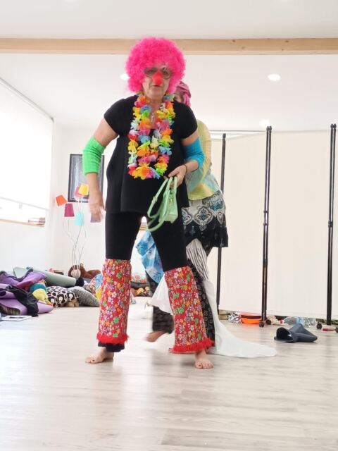 Jeu costumé en salle, photographie 5.